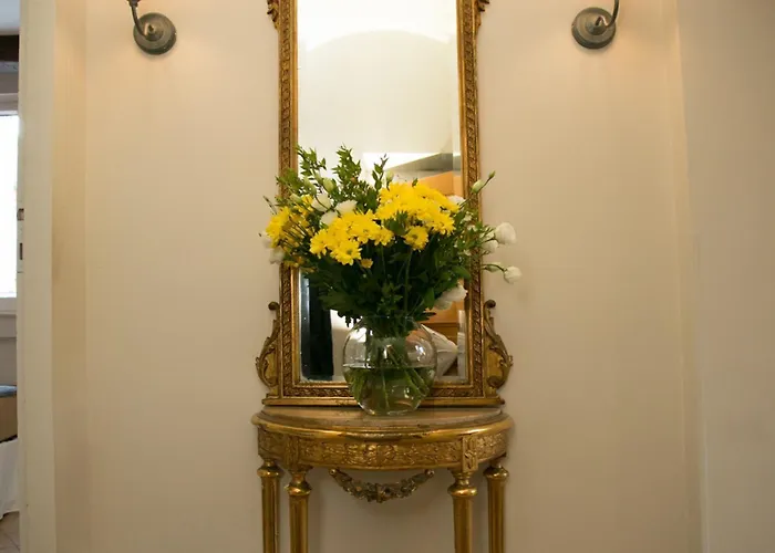 Your Prestigious Penthouse At The Spanish Steps Rome